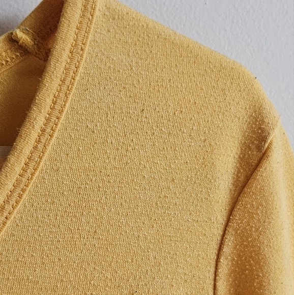 Old Navy Active Go-Dry Yoga Top with Keyhole Wrap Back in Women's S Tall - Picture 4 of 10